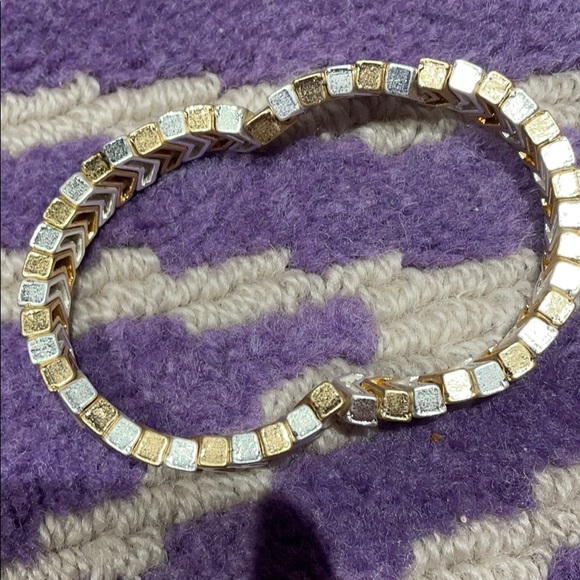 Silver & Gold arrow beaded bracelet - Picture 3 of 3